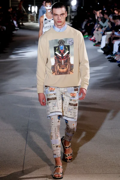 Look 4